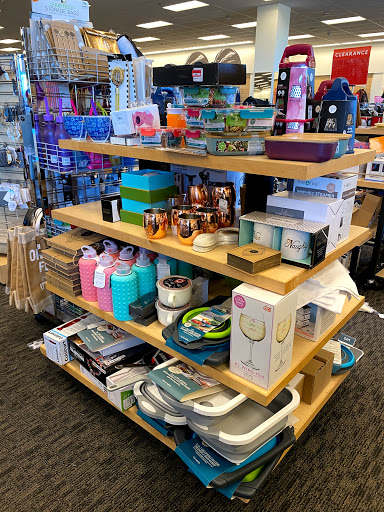 Department Store «Nordstrom Rack The Gallery At Westbury Plaza», reviews and photos, 1040 Old Country Rd, Garden City, NY 11530, USA