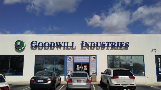 Thrift Store «Triad Goodwill Store & Donation Center», reviews and photos, 106 Muirs Chapel Rd, Greensboro, NC 27407, USA