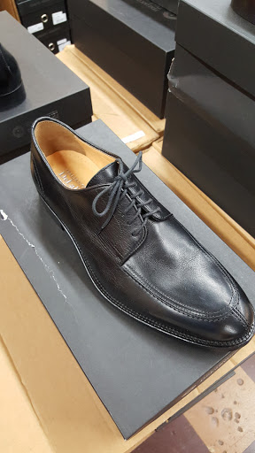 Shoe Store «Bob Jones Shoes», reviews and photos, 1914 Grand Blvd, Kansas City, MO 64108, USA