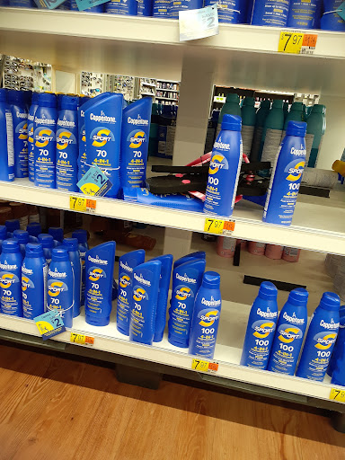 Department Store «Walmart Supercenter», reviews and photos, 27931 Kelly Johnson Pkwy, Santa Clarita, CA 91355, USA