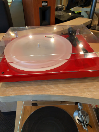 Electronics Store «Crutchfield Store», reviews and photos, 825 Gardens Blvd, Charlottesville, VA 22901, USA