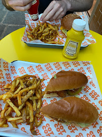 Sandwich au poulet du Restaurant de hamburgers COT COT à Paris - n°16