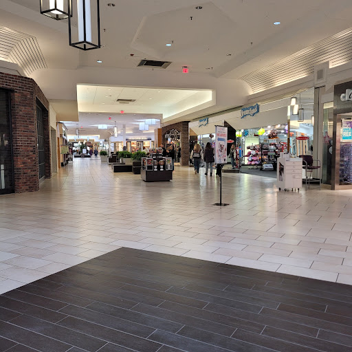 Shopping Mall «River Valley Mall», reviews and photos, 1635 River Valley Cir S, Lancaster, OH 43130, USA