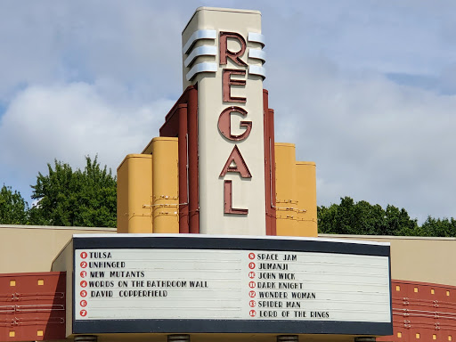 Movie Theater «Regal Cinemas Boulevard Centre 14», reviews and photos, 24 Royal Mall Dr, Niles, OH 44446, USA