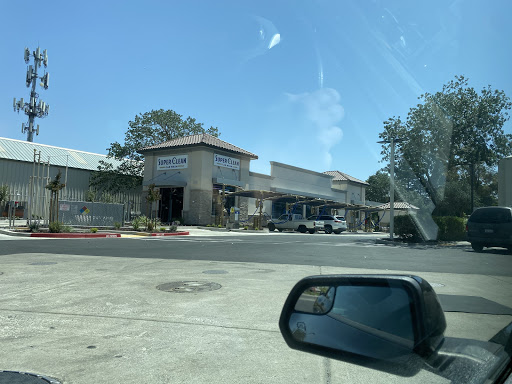 Super Clean Xpress Carwash en Elk Grove