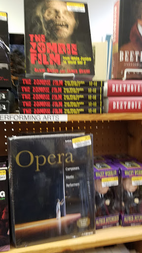 Book Store «Half Price Books», reviews and photos, 7600 150th St W, Apple Valley, MN 55124, USA