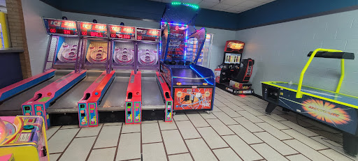 Bowling Alley «Cardinal Lanes Beach Bowl», reviews and photos, 7026 Market St, Wilmington, NC 28411, USA