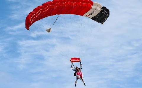 Skydive Maia Paraquedismo image