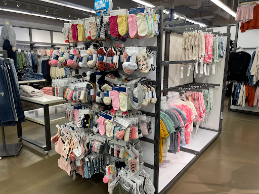 Clothing Store «Old Navy», reviews and photos, 23672 US Hwy 19 N, Clearwater, FL 33765, USA