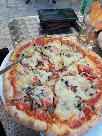 Plats et boissons du Pizzas à emporter Arenal Pizza à Nant - n°3