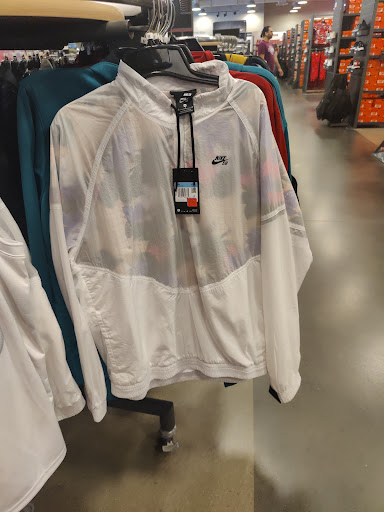 Clothing Store «Nike Factory Store», reviews and photos, 1475 N Burkhart Rd Suite C-200, Howell, MI 48855, USA