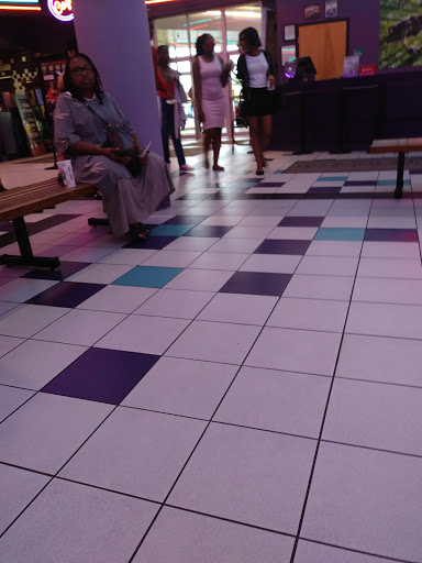 Movie Theater «Regal Cinemas Elmwood Center 16», reviews and photos, 2001 Elmwood Ave, Buffalo, NY 14207, USA