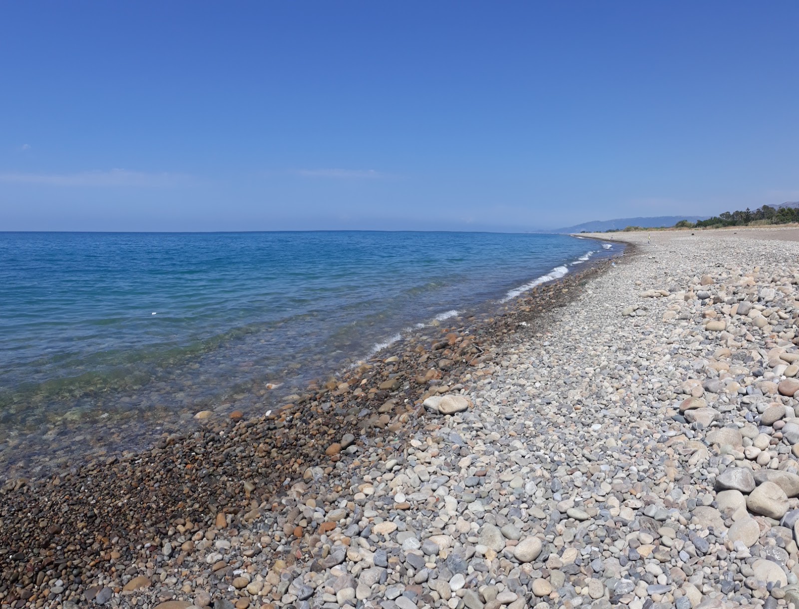 Foto von Acquedolci beach mit grauer sand&kies Oberfläche