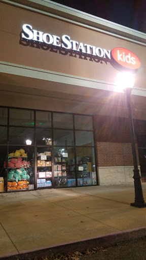 Shoe Store «Shoe Station», reviews and photos, 8041 Eastchase Pkwy, Montgomery, AL 36117, USA