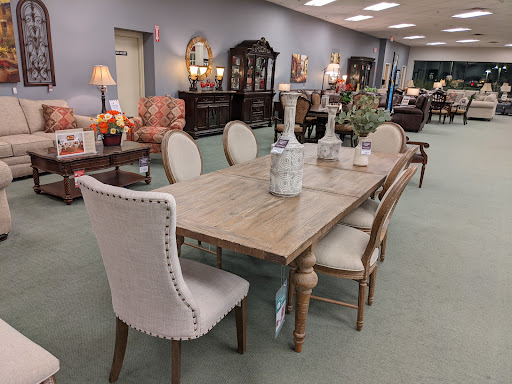 Furniture Store «Raymour & Flanigan Furniture and Mattress Store», reviews and photos, 3147 Middle Country Rd, Lake Grove, NY 11755, USA