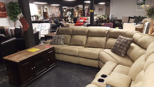 Flea Market «Springfield Flea Market & Gifts», reviews and photos, 1325 E Trafficway St, Springfield, MO 65802, USA