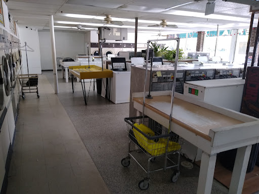 Laundromat «D & S Coin Laundry Wash-Fold», reviews and photos, 1613 Westheimer Rd, Houston, TX 77006, USA