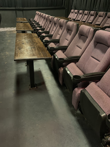 Movie Theater «Northern Lights Theatre Pub», reviews and photos, 3893 Commercial St SE, Salem, OR 97302, USA