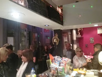 Atmosphère du Café et restaurant de grillades AYO-BAR à La Madeleine - n°3
