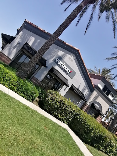 Cell Phone Store «Verizon», reviews and photos, 12459 Limonite Ave c, Mira Loma, CA 91752, USA