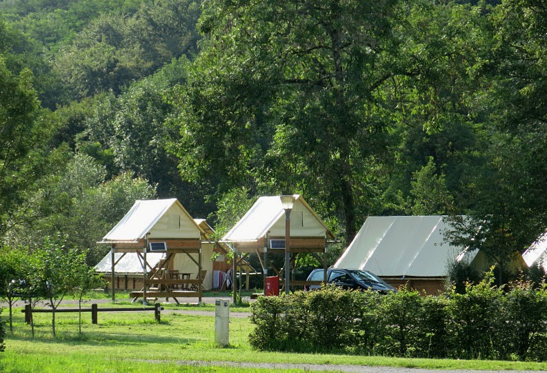 Camping Les Ballastières - Vosges du Sud à Champagney (Haute-Saône 70)