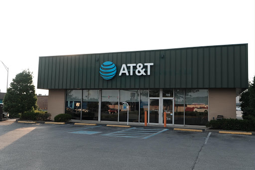 AT&T, 709 Lewis And Clark Parkway, Clarksville, IN 47129, USA, 