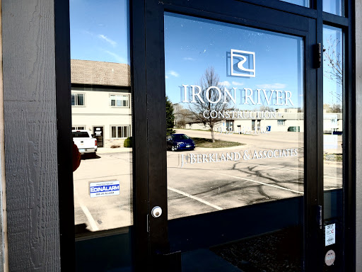 Roofing Contractor «Iron River Construction», reviews and photos, 586 Bavaria Ln, Chaska, MN 55318, USA