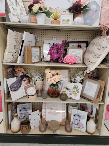 Craft Store «Hobby Lobby», reviews and photos, 290 Hawthorn Village Commons, Vernon Hills, IL 60061, USA