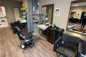 Friseur & Barbershop Hairness image