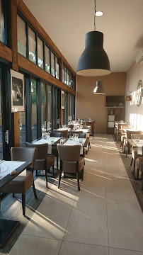 Atmosphère du Restaurant français Restaurant L'Eyra, bar à tapas et cocktails à Mios - n°6