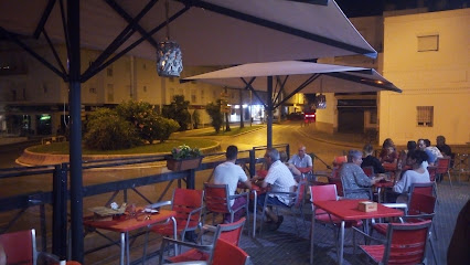 El Punto De Encuentro. Cafe bar - C/ Carretera, 2, 11140 Conil de la Frontera, Cádiz, Spain