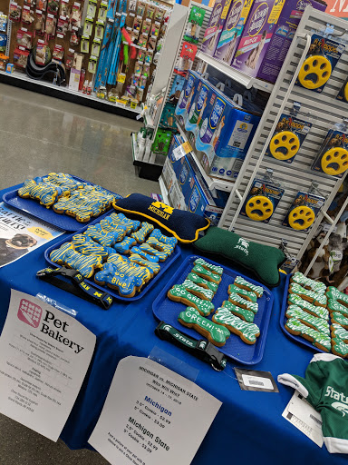 Pet Supply Store «Chow Hound Pet Supplies», reviews and photos, 5265 Northland Dr NE, Grand Rapids, MI 49525, USA