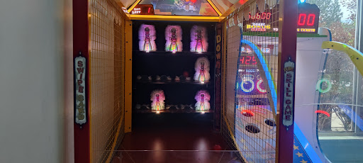 Shopping Mall «The Shops At Riverwoods», reviews and photos, 4801 N University Ave, Provo, UT 84604, USA