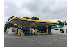 JET Tankstelle image