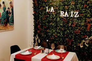 Restaurante La Raiz image