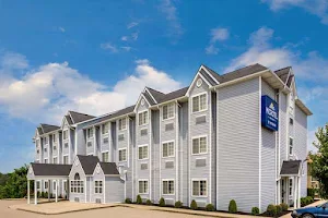 Microtel Inn & Suites by Wyndham Dry Ridge image