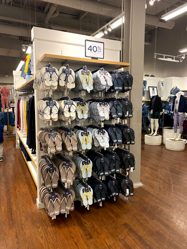 Clothing Store «Gap Outlet», reviews and photos, 640 Bergen Town Center, Paramus, NJ 07652, USA
