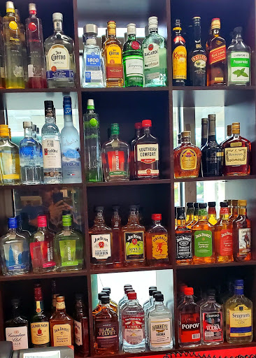 Auto Repair Shop «Valley West Corner Store», reviews and photos, 1400 Valley W Dr, West Des Moines, IA 50266, USA