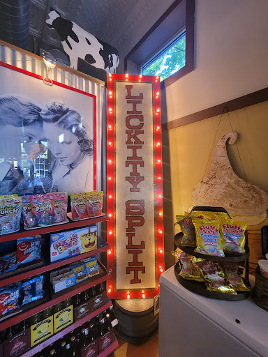 American Restaurant «Lickity Split Frozen Custard», reviews and photos, 6056 N Broadway St, Chicago, IL 60660, USA