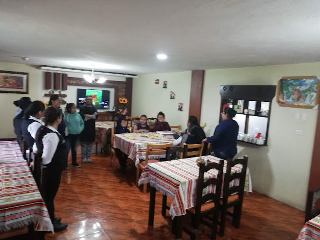 Comentarios y opiniones de DELICATESEN RESTAURANT GIRASOLES - Parador, restaurante y venta de Artesanias en Latcunga