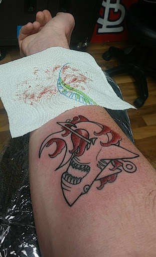 Tattoo Shop «Pearl City Tattoo», reviews and photos, 229 E 2nd St, Muscatine, IA 52761, USA