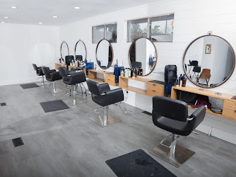 Elle.B Salon - West