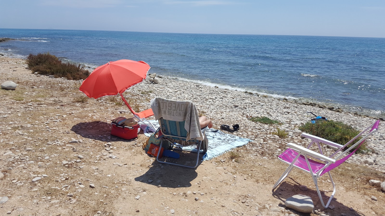 Foto de Playa Carritxal con parcialmente limpio nivel de limpieza