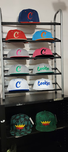 Tobacco Shop «Vegas Smoke Shop», reviews and photos, 3155 N Rancho Dr, Las Vegas, NV 89130, USA