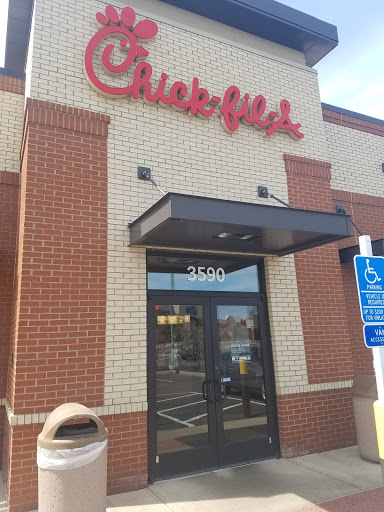 Fast Food Restaurant «Chick-fil-A», reviews and photos, 3590 River Rapids Dr, Coon Rapids, MN 55448, USA