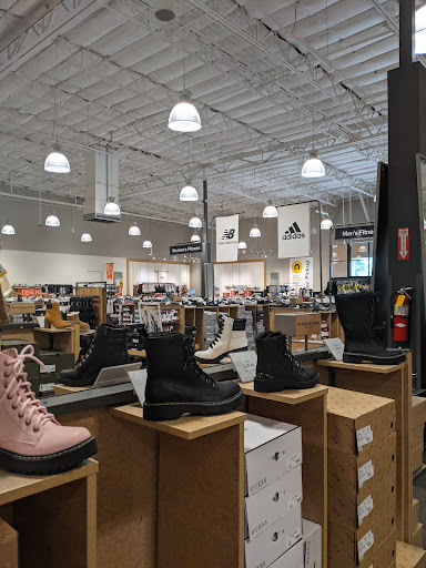 Shoe Store «DSW Designer Shoe Warehouse», reviews and photos, 4049 Grand Ave, Chino, CA 91710, USA