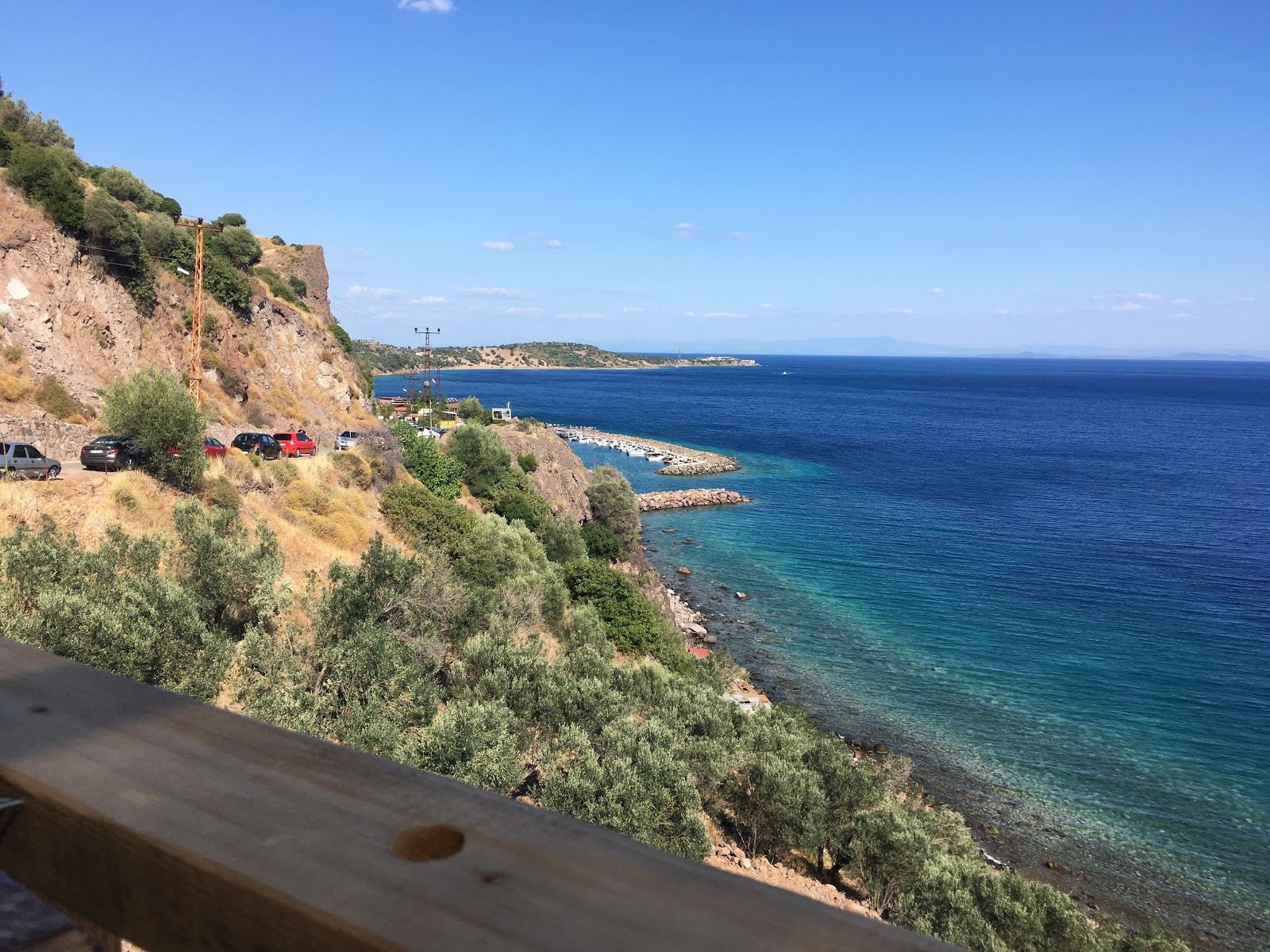 Foto von Sivrice beach mit gerader strand