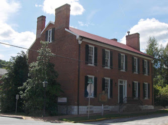 Lindsey Vest House