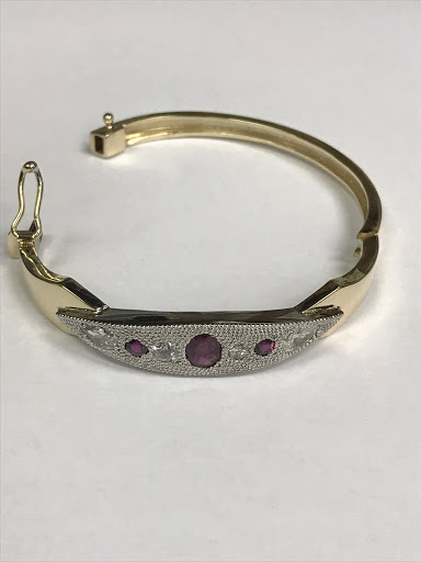 Jewelry Store «Jewelry Connection Inc», reviews and photos, 956 Brookwood Center, Fenton, MO 63026, USA