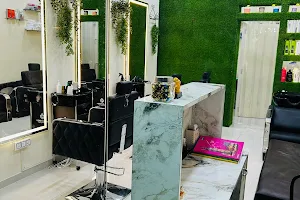 Hair Seed Unisex Salon| - Best Salon in life republic kolate Patil & Marunji image
